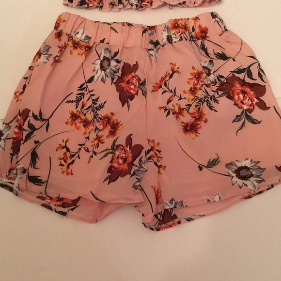 🔥ONE LEFT-M- 2 pcs Floral  Print  Top With Shorts - Picture 2 of 3